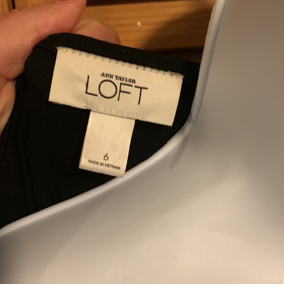 Black loft dress in good condition, plunging neckline - Picture 5 of 5